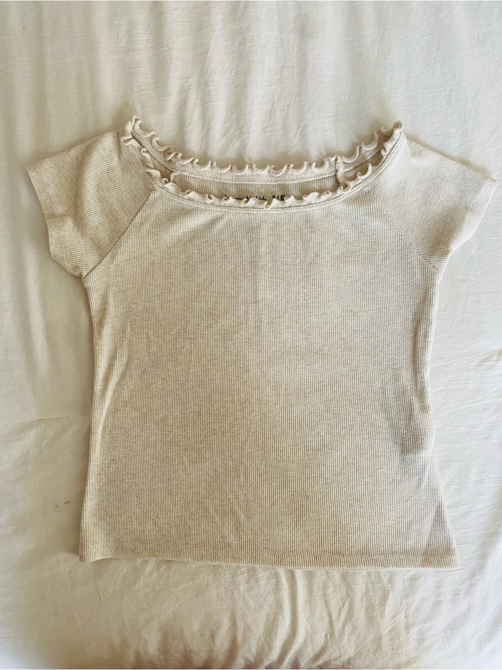 abercrombie kids Cream Ruffle-Edge Ribbed Crop Tee